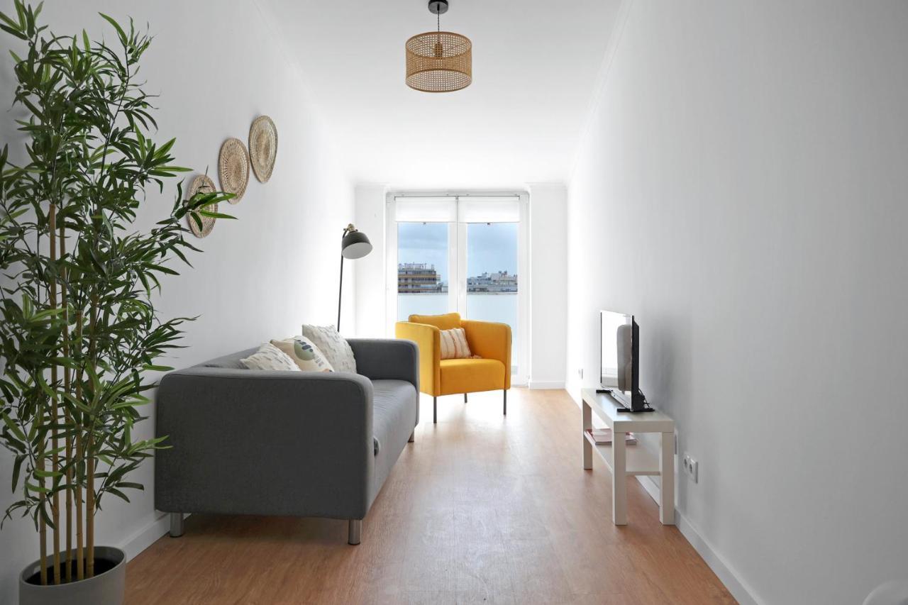 Sunny 2 Bedroom Apartment In Almada - Balconies With River View Eksteriør billede