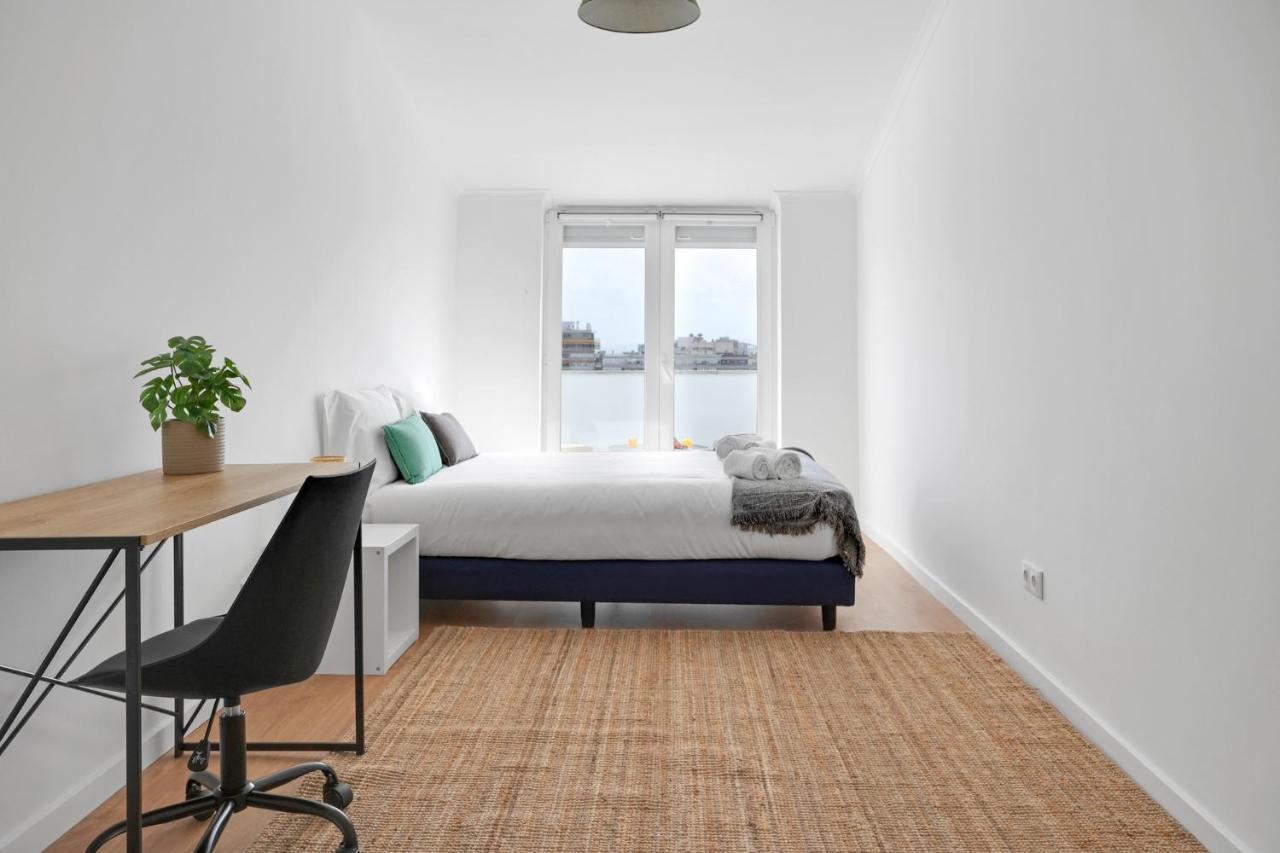 Sunny 2 Bedroom Apartment In Almada - Balconies With River View Eksteriør billede