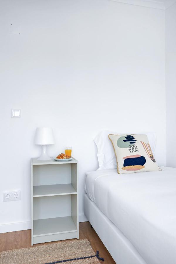 Sunny 2 Bedroom Apartment In Almada - Balconies With River View Eksteriør billede