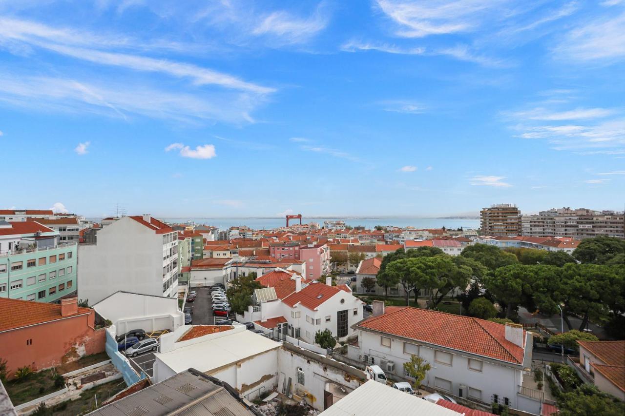 Sunny 2 Bedroom Apartment In Almada - Balconies With River View Eksteriør billede